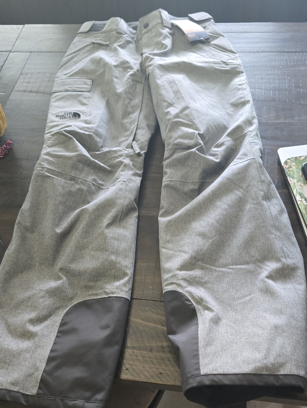 Womens North Face insulated snow pants. Small. NEW [retail $220]